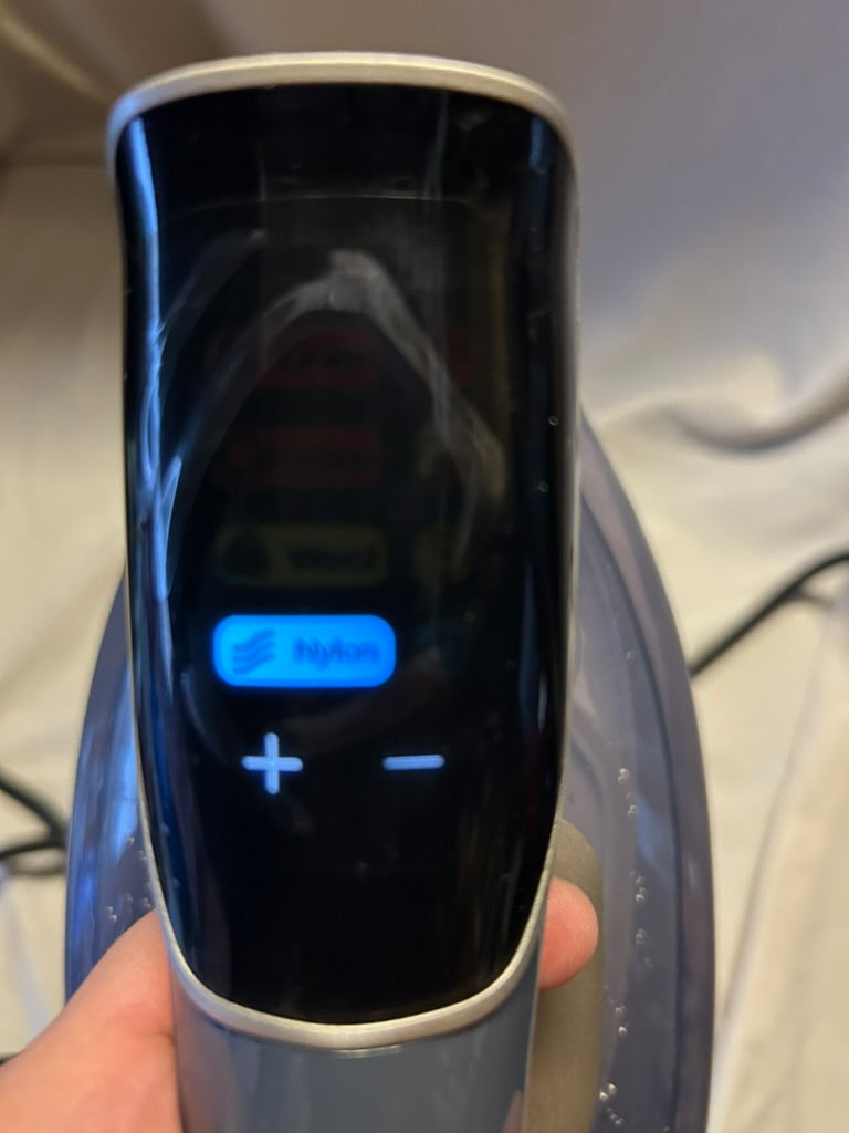Beldray 3200W Steam Iron – Digital LED Touchscreen, Non-Stick Ceramic Soleplate, Powerful Vertical Steam, 4 Preset Heat Modes, Auto Shut Off, 320ml Water Tank, Anti-Limescale, Self-Cleaning, 3m Cord