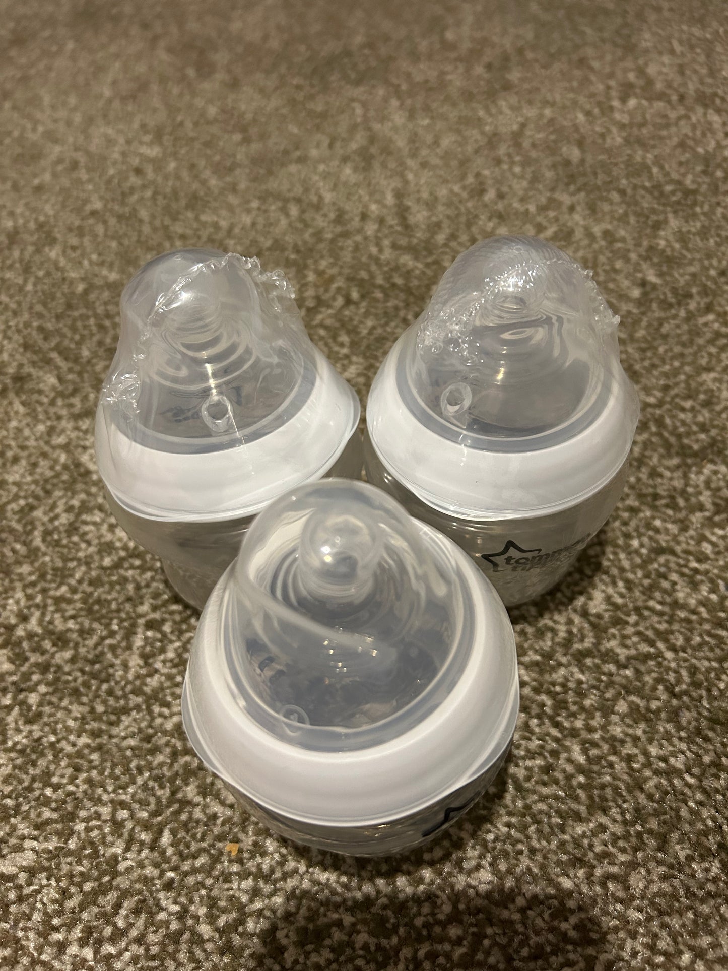 Tommee Tippee Natural Start Baby Bottles for 0m+, Pack of 3 150ml Baby Bottles, with Slow Flow Breast-Like Teat for a Natural Latch, Self-Sterilising and BPA Free, Baby Feeding Essentials