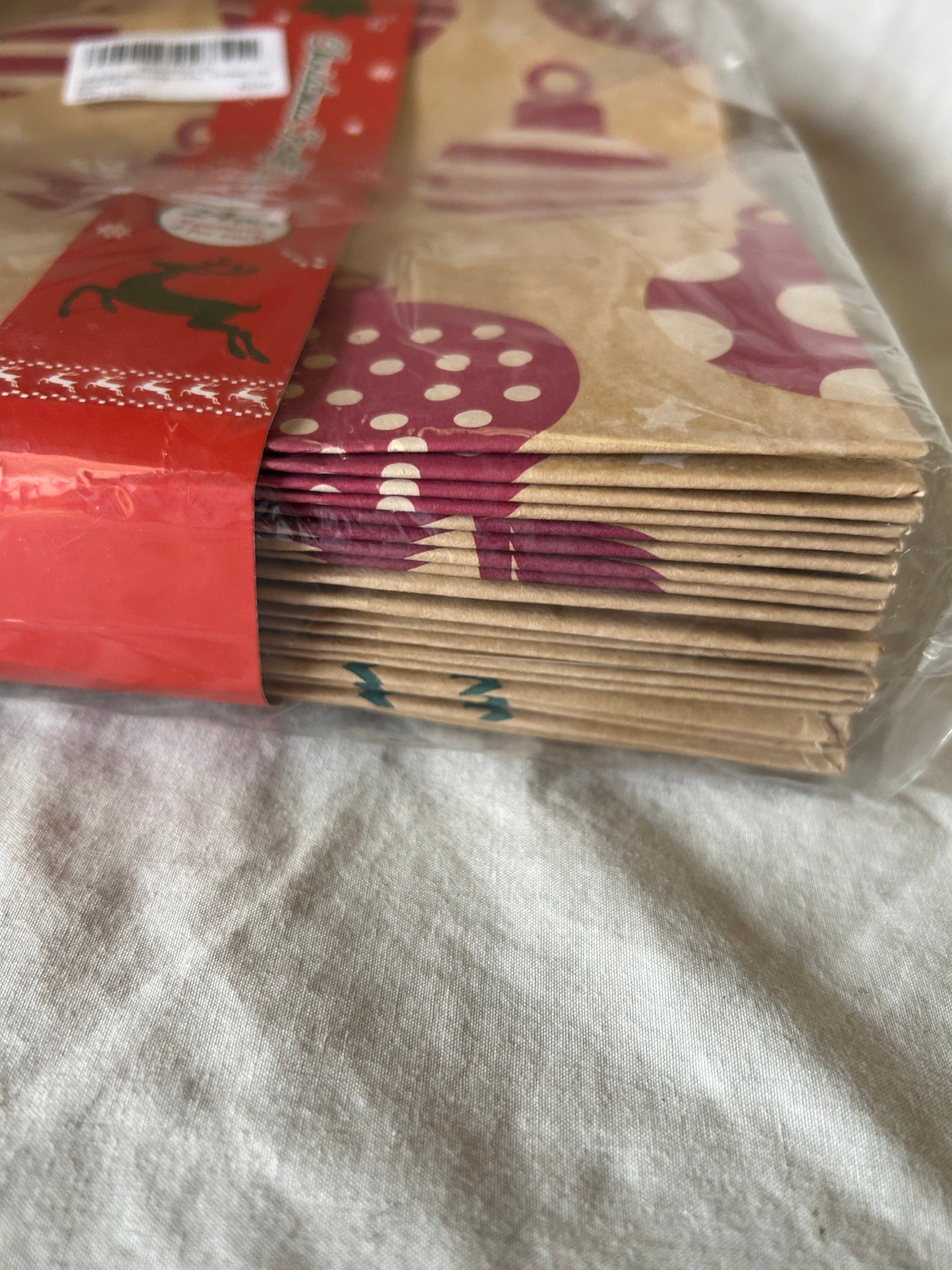 24 PCS Kraft Christmas Bags, Cabilock 6 Style Christmas Gift Bags for Presents, Christmas Wrapping Bag Gift Wrap Bags Xmas Present Bags with Handle, Small Paper Christmas Gift Box for Festival Party