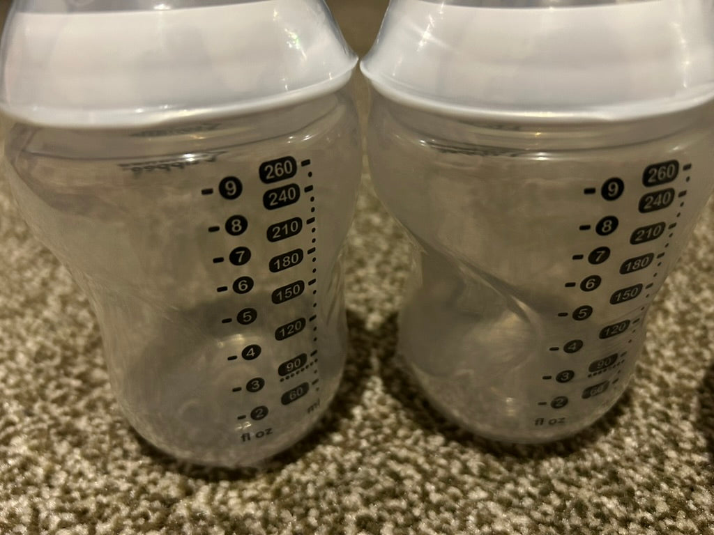Tommee Tippee Natural Start Baby Bottles for 0m+, Pack of 3 260ml Baby Bottles, with Slow Flow Breast-Like Teat for a Natural Latch, Self-Sterilising and BPA Free, Baby Feeding Essentials