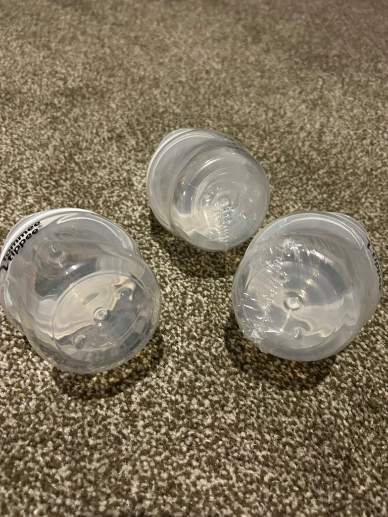 Tommee Tippee Natural Start Baby Bottles for 0m+, Pack of 3 150ml Baby Bottles, with Slow Flow Breast-Like Teat for a Natural Latch, Self-Sterilising and BPA Free, Baby Feeding Essentials