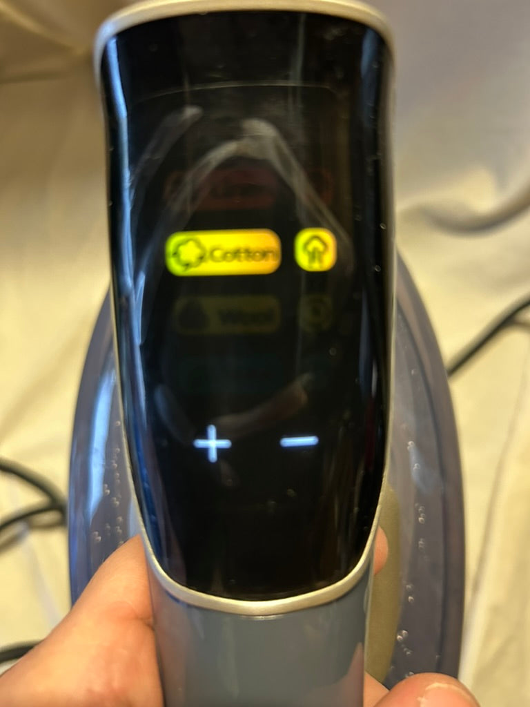 Beldray 3200W Steam Iron – Digital LED Touchscreen, Non-Stick Ceramic Soleplate, Powerful Vertical Steam, 4 Preset Heat Modes, Auto Shut Off, 320ml Water Tank, Anti-Limescale, Self-Cleaning, 3m Cord
