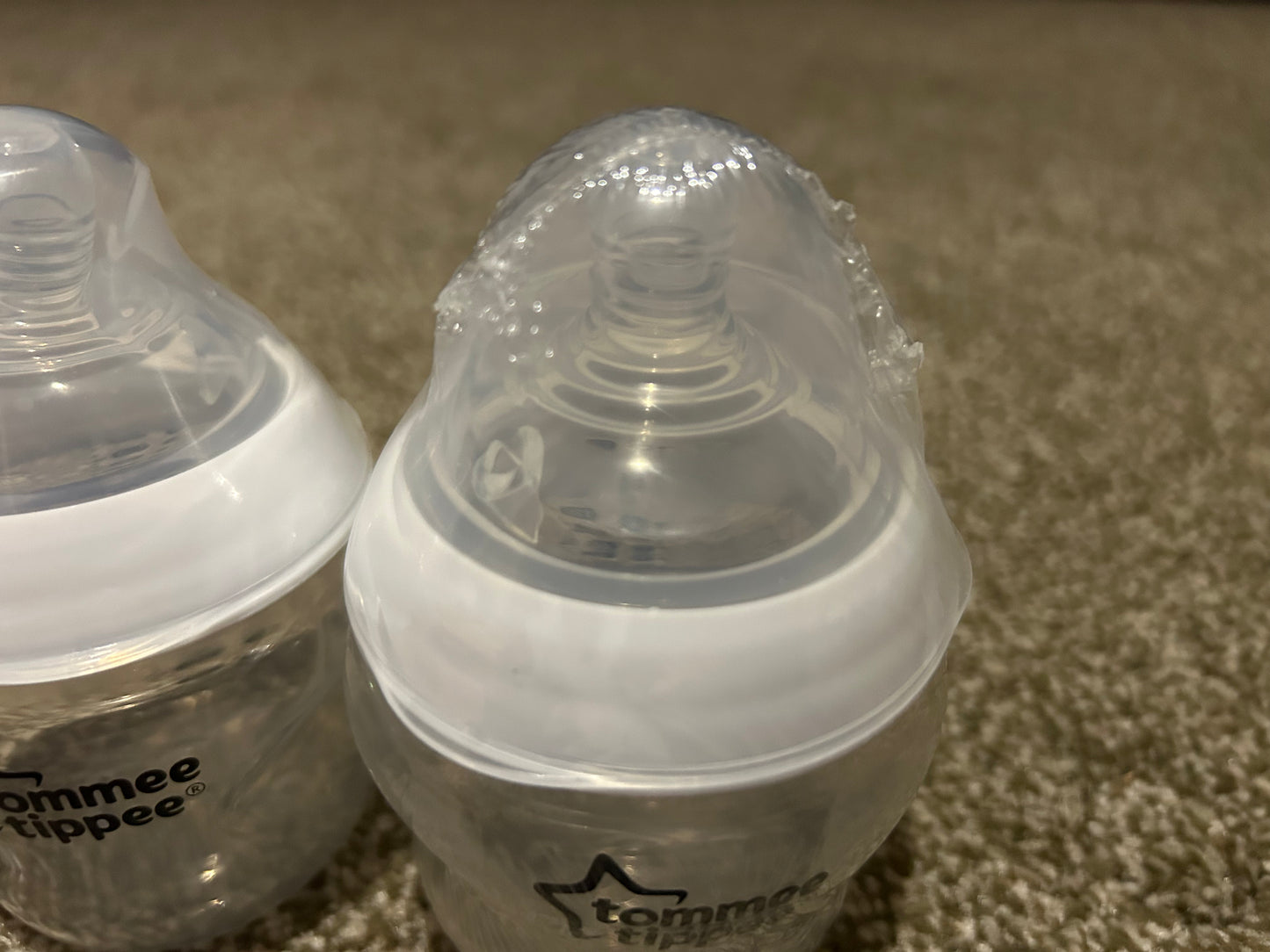 Tommee Tippee Natural Start Baby Bottles for 0m+, Pack of 3 150ml Baby Bottles, with Slow Flow Breast-Like Teat for a Natural Latch, Self-Sterilising and BPA Free, Baby Feeding Essentials