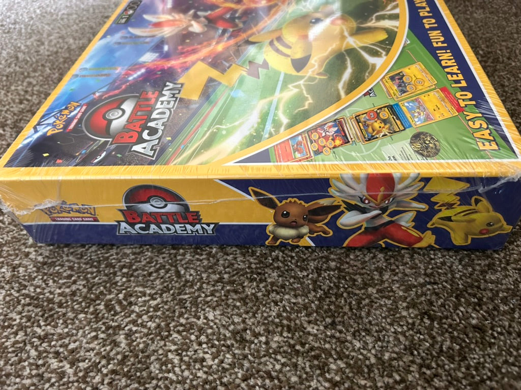 Pokémon Trading Card Game Battle Academy (Cinderace V, Pikachu V & Eevee V)