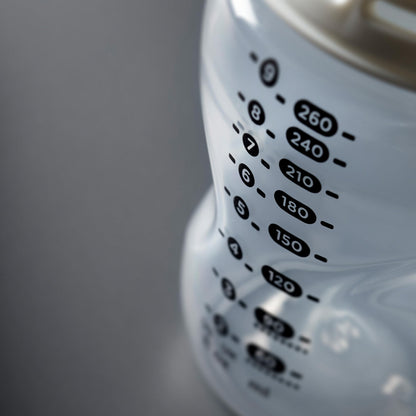 Tommee Tippee Natural Start Baby Bottles for 0m+, Pack of 3 260ml Baby Bottles, with Slow Flow Breast-Like Teat for a Natural Latch, Self-Sterilising and BPA Free, Baby Feeding Essentials