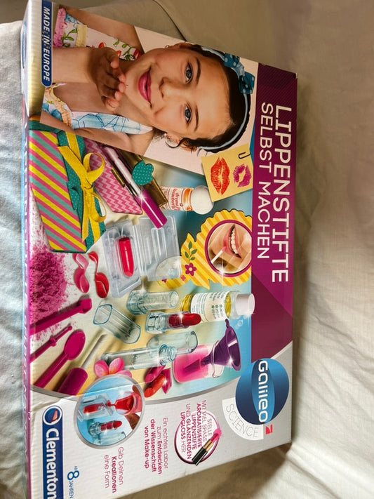 Clementoni 59117 Make Your own Lipsticks, Colourful