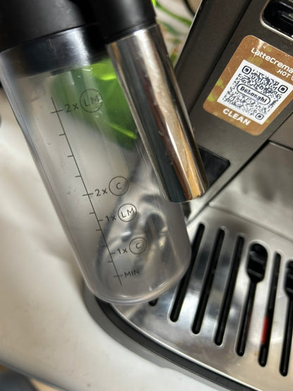 De'Longhi Magnifica Evo ECAM290.83.TB, Fully Automatic Coffee Machine with Milk Frother, Compact Size Bean to Cup Machine, LatteCrema Hot System, 7 Recipes, Soft Touch Colored Display, Black