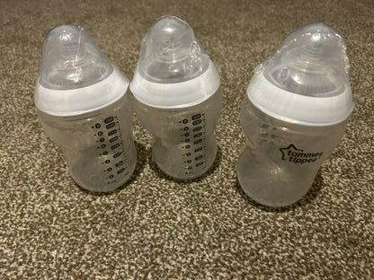 Tommee Tippee Natural Start Baby Bottles for 0m+, Pack of 3 260ml Baby Bottles, with Slow Flow Breast-Like Teat for a Natural Latch, Self-Sterilising and BPA Free, Baby Feeding Essentials