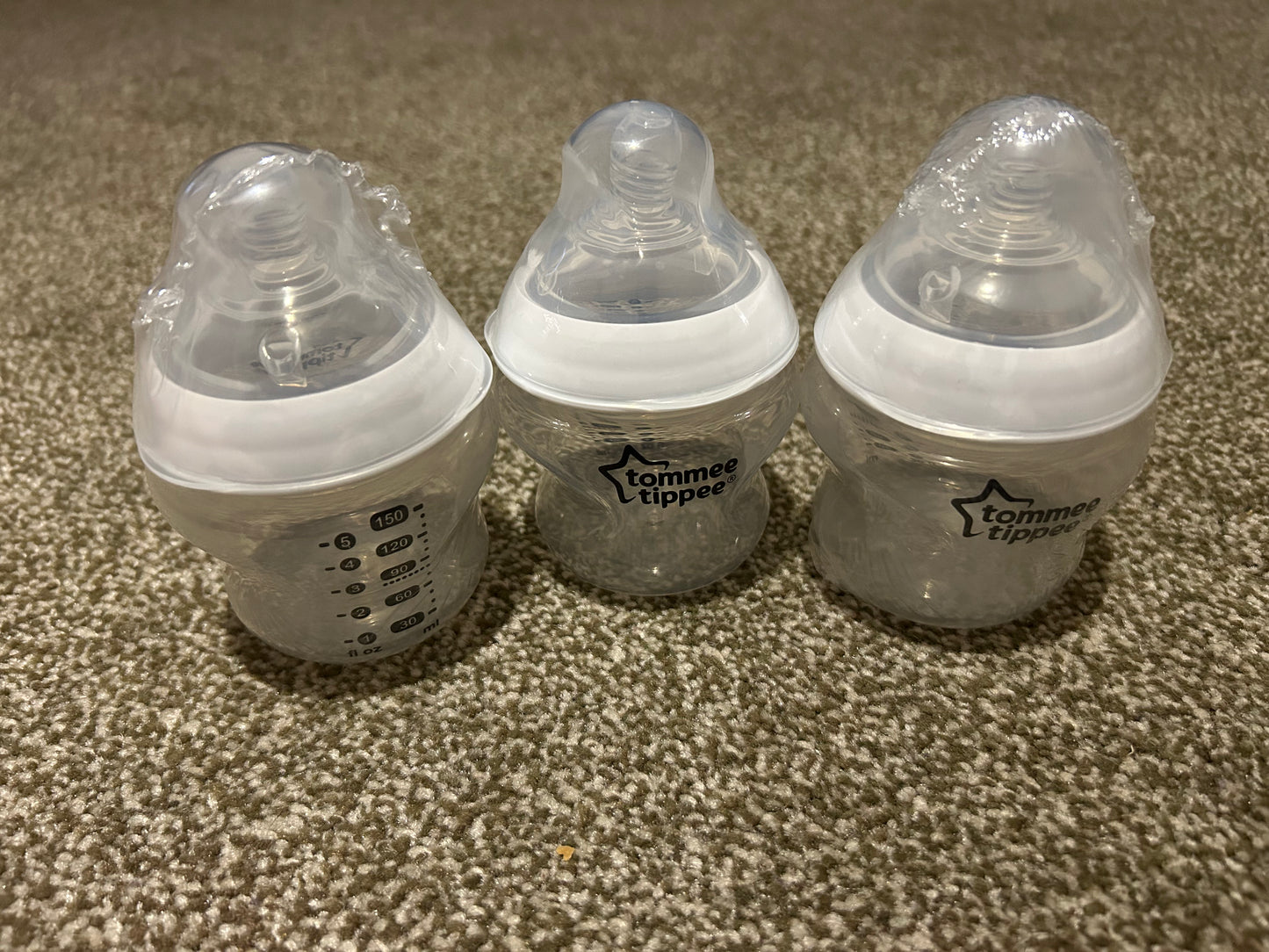 Tommee Tippee Natural Start Baby Bottles for 0m+, Pack of 3 150ml Baby Bottles, with Slow Flow Breast-Like Teat for a Natural Latch, Self-Sterilising and BPA Free, Baby Feeding Essentials