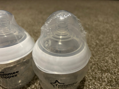 Tommee Tippee Natural Start Baby Bottles for 0m+, Pack of 3 150ml Baby Bottles, with Slow Flow Breast-Like Teat for a Natural Latch, Self-Sterilising and BPA Free, Baby Feeding Essentials